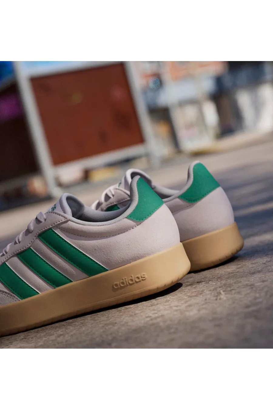 ADIDAS Sneakers beige con strisce verdi e dettagli in suede Barreda Discount