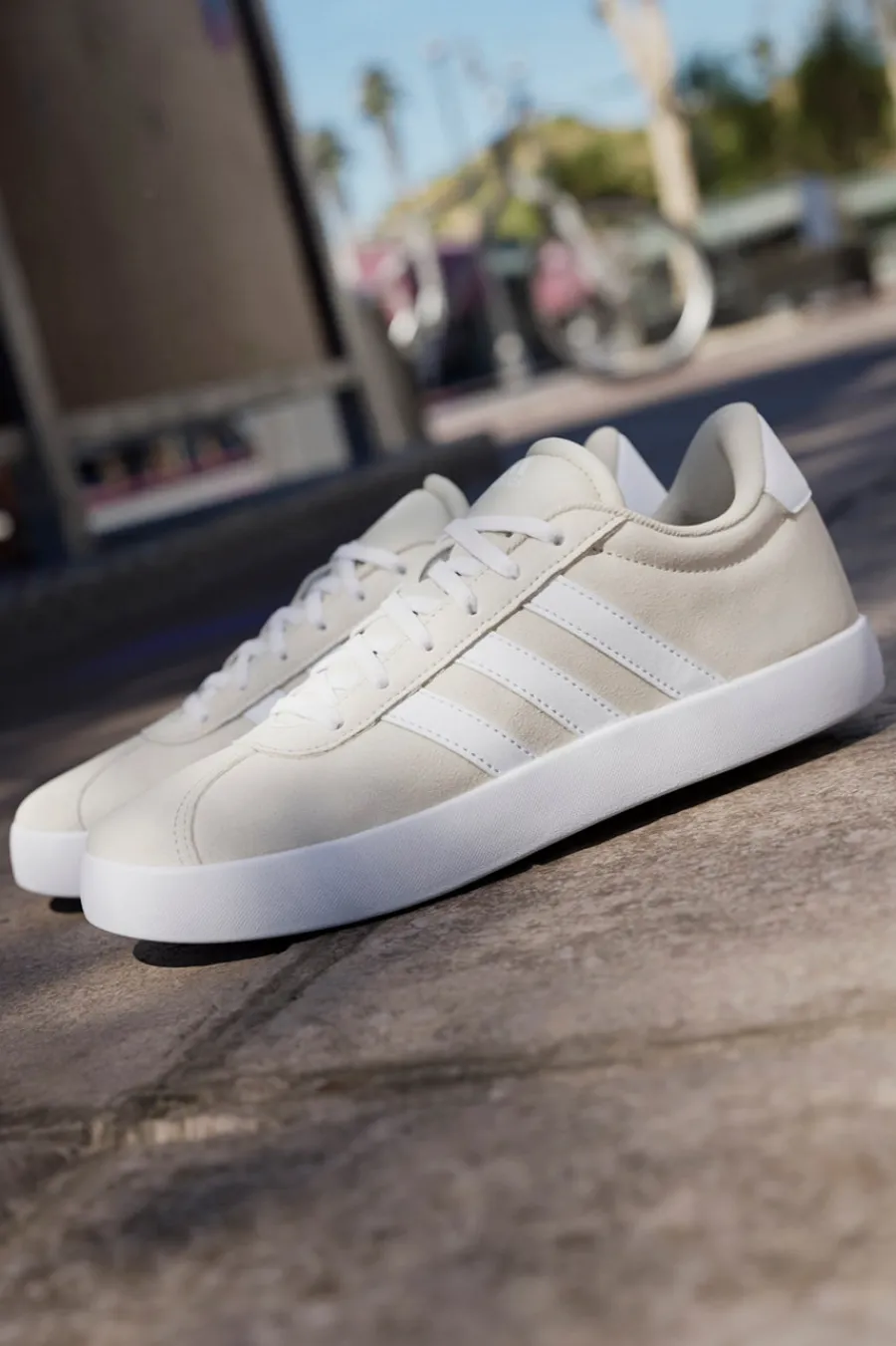 Donna ADIDAS Sneakers beige in pelle con strisce bianche VL Court 3 K